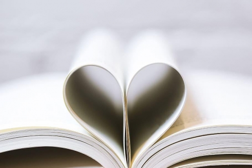 love-books-heart.jpg